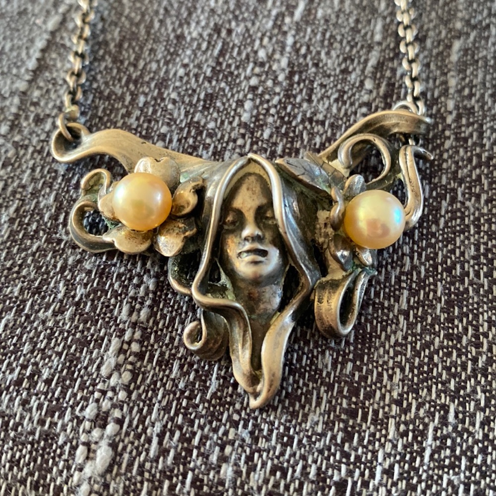 Silver and pearl fairy necklace